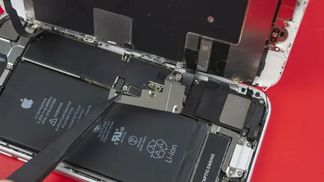 iPhone 8: Wymiana baterii w 2026? Odzyskaj pełną moc i szybkość