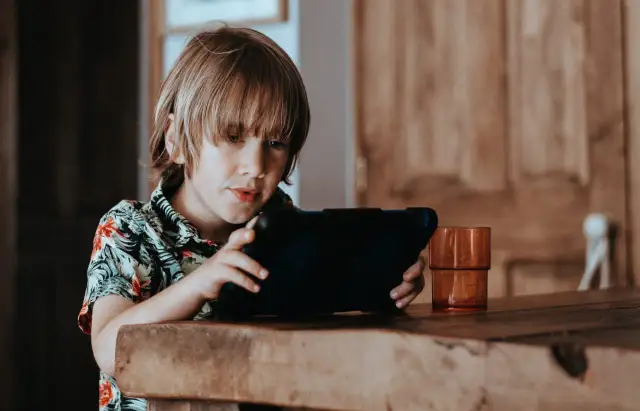 Najlepsze filmy i seriale dla dzieci - co warto oglądać z najmłodszymi na Vider?