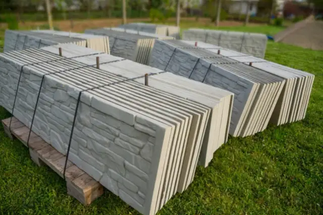 Nowoczesne ogrodzenia betonowe z prefabrykatów - solidna inwestycja na lata