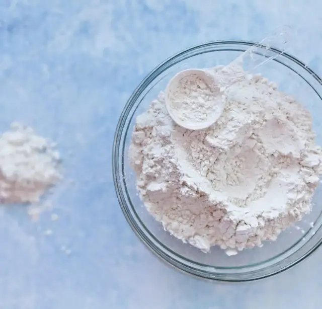 Jaka mąka bezglutenowa jest najlepsza do pieczenia i gotowania?