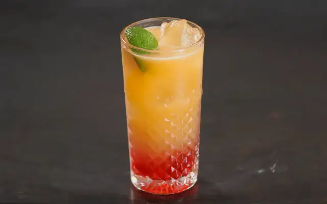 Madras drink: przepis na orzeźwiający koktajl, który zachwyca