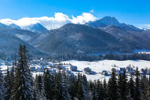 Ile kosztuje nocleg w Zakopanem? Ceny, które mogą Cię zaskoczyć