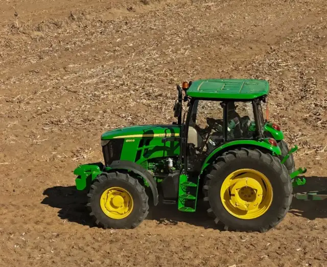  Ciągnik John Deere 120 KM | Nowy model w atrakcyjnej cenie