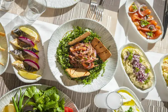 5 typowych greckich potraw, które możesz zrobić w 30 minut