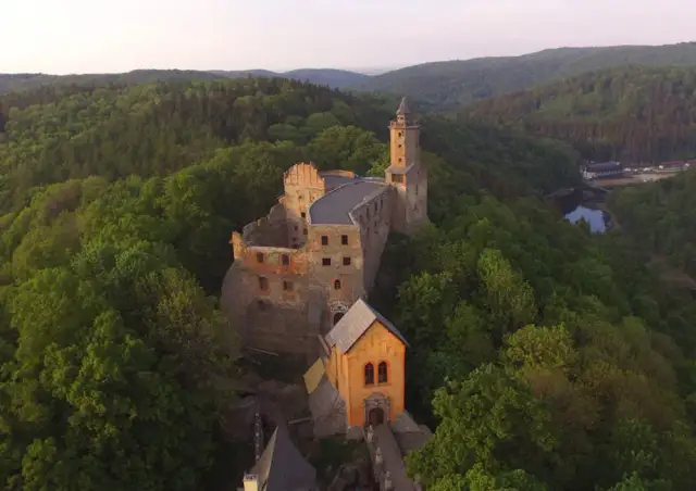 Wakacje w Polsce: 10 destynacji, które zaskoczą różnorodnością