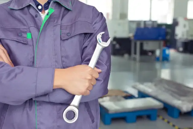 Ile zarabia właściciel warsztatu samochodowego? Zaskakujące fakty i koszty