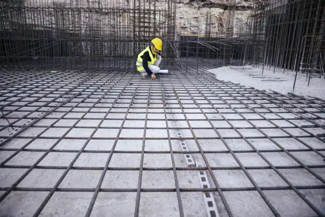 Zbrojenie rozdzielcze: klucz do stabilnych konstrukcji żelbetowych