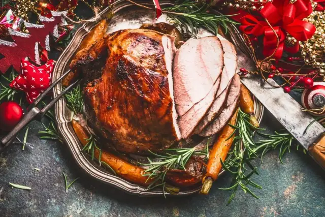 Jakie mięso na świąteczny obiad? Tradycyjne przepisy, które zachwycą