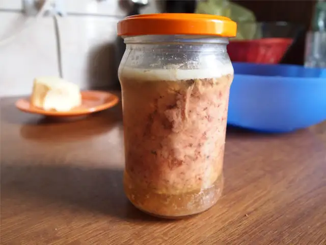 Kiełbasa słoikowa z łopatki: Przepis, który zawsze wychodzi!