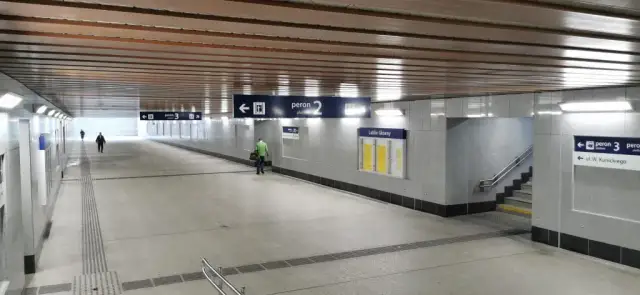 Twój pociąg odjeżdża? Znajdź peron i tor w 30 sekund!