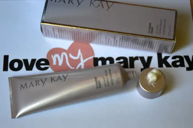 Co warto kupić z Mary Kay, aby skutecznie walczyć z oznakami starzenia?