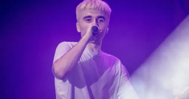 Mata ile ma lat? Poznaj wiek młodego rapera i jego historię