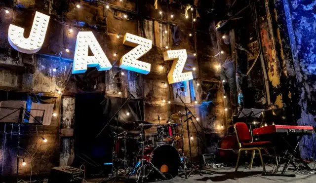 Suita jazzowa: od historii po współczesne formy muzyczne - instrumentarium