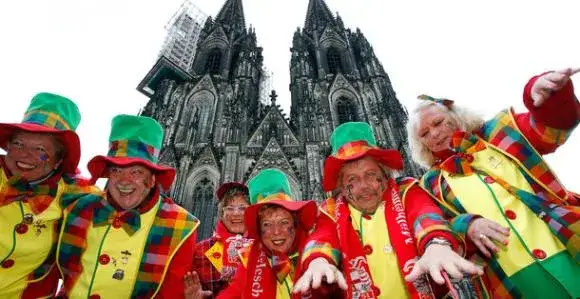 Nie mehr Fastelovend Songtext: Erinnerungen an unvergessliche Karnevalsmomente