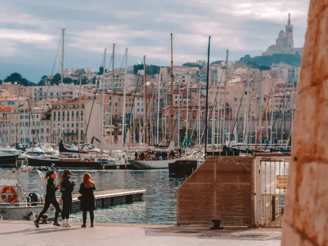 Czy w Francji jest bezpiecznie? Oto, co musisz wiedzieć przed wyjazdem