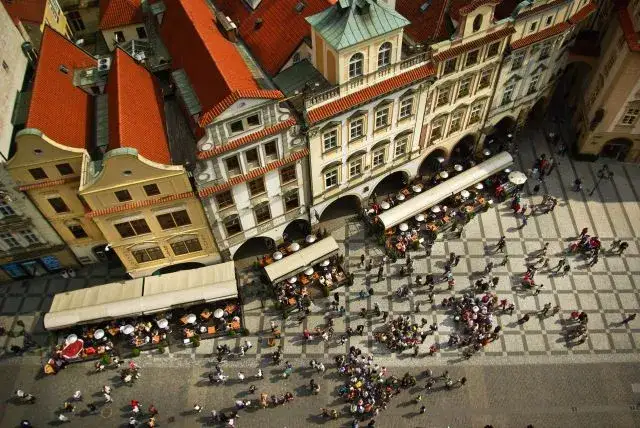 Czechy: Noclegi od 30 zł! Jak tanio spać w Pradze i górach?