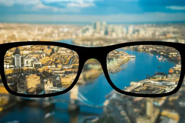 Jak widzi krótkowidz? Zrozumienie świata przez pryzmat miopii