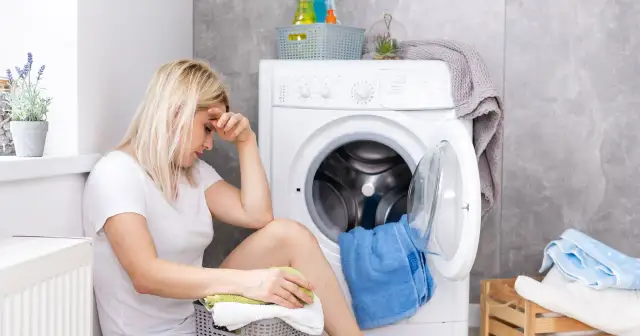 Co na zafarbowane ubrania? Skuteczne metody na uratowanie odzieży