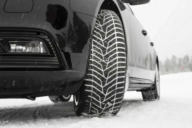 Ciśnienie w oponach zimowych: Klucz do bezpieczeństwa i oszczędności