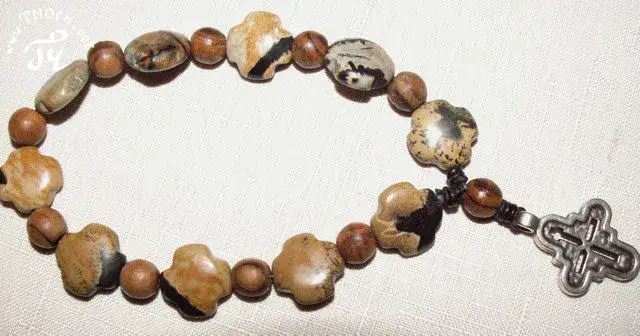 Stary różaniec: co z nim zrobić? Godne rozwiązania i porady