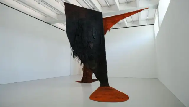 Sztuka nowoczesna w Warszawie: odkryj wyjątkowe wystawy i galerie