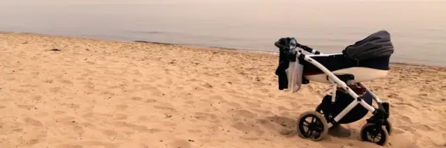 Gdzie nad morze z wózkiem – najlepsze plaże dla rodzin z dziećmi