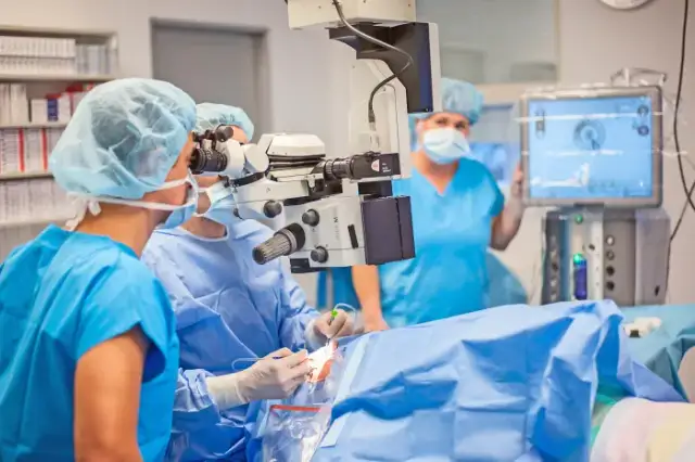 Jak długo trwa rehabilitacja po operacji jaskry? Poznaj kluczowe informacje