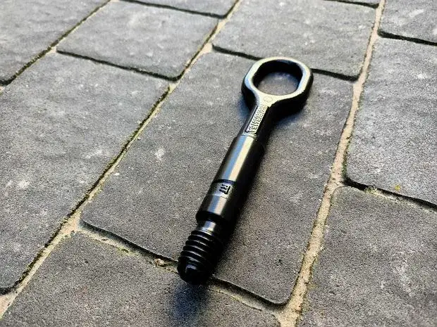 Ucho do holowania Opel – jaki gwint wybrać, aby uniknąć problemów?