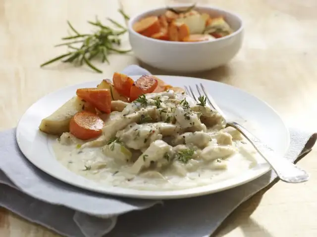 Jak zrobić potrawkę z kurczaka w sosie - prosty przepis na obiad