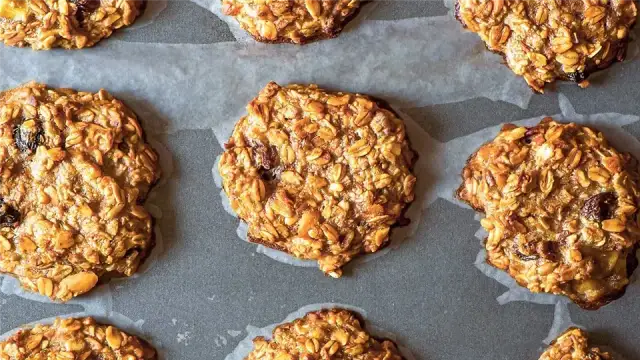 Ile piec ciastka owsiane, aby były idealnie miękkie i chrupiące?