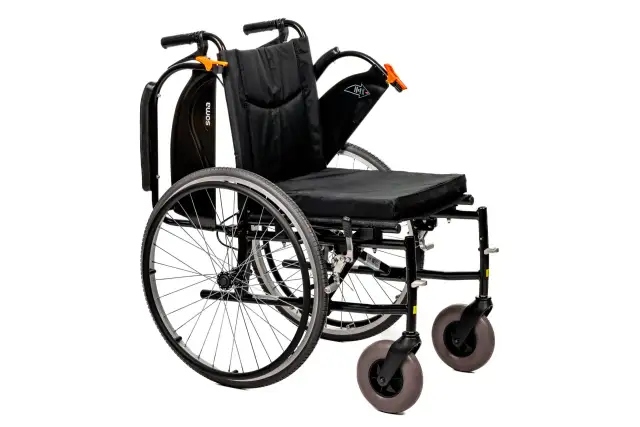 Wózek inwalidzki: Waga ma znaczenie! Jak wybrać idealny model?