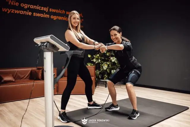Trening EMS: Szybkie efekty w 20 min? Sprawdź, czy to dla Ciebie.