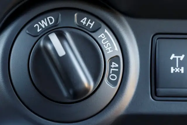 2WD co to znaczy - Czy napęd na jedną oś zawsze wystarczy?