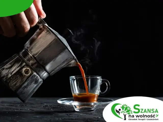 Czy kawa uzależnia? Poznaj objawy i jak odzyskać kontrolę