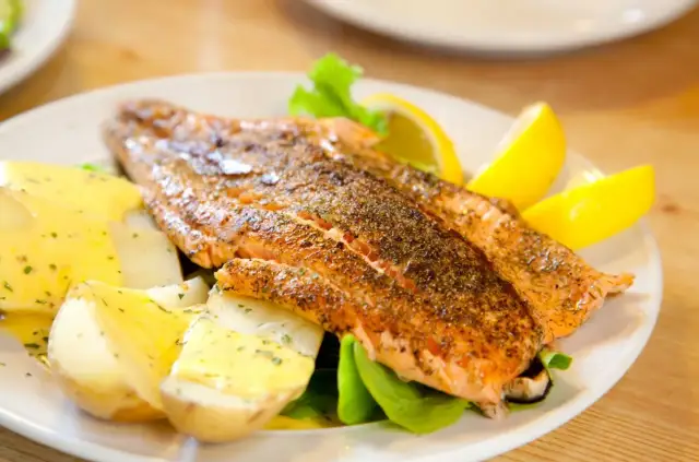 Jak smażyć ryby idealnie: unikaj najczęstszych błędów w kuchni