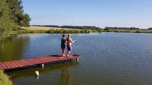 Gdzie na ryby z noclegiem? Odkryj najlepsze agroturystyki w Polsce