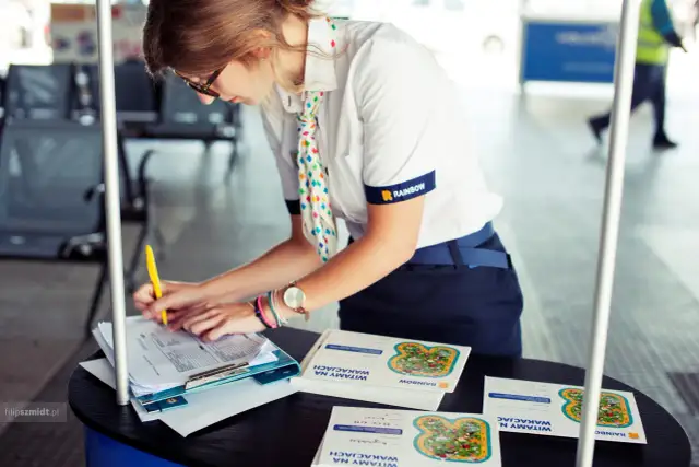 Kariera rezydenta biura podróży: Jak zacząć? Zarobki i wymagania