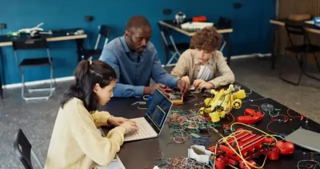 Czy szkoła policealna daje status ucznia? Sprawdź, co musisz wiedzieć