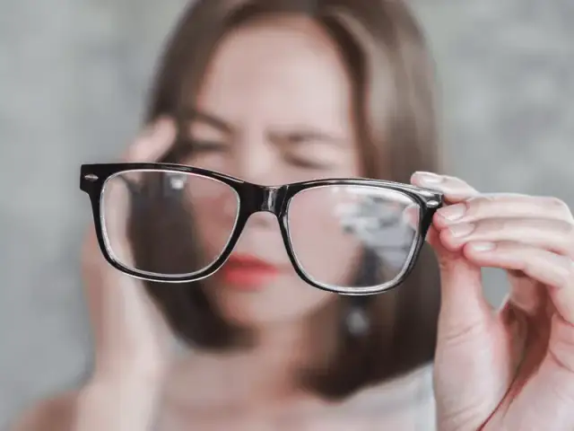 Co pogarsza wzrok? Odkryj zaskakujące przyczyny i jak ich unikać