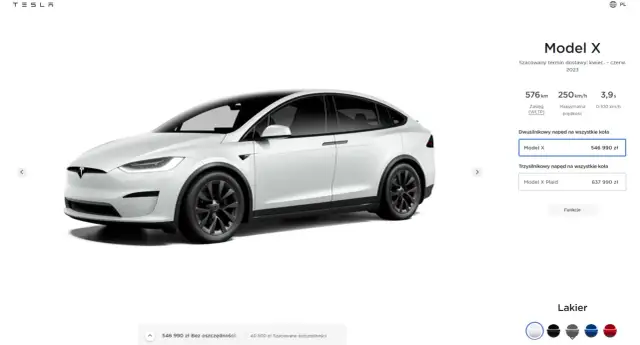 Biały Tesla Model X na białym tle, z widocznymi danymi technicznymi i ceną.