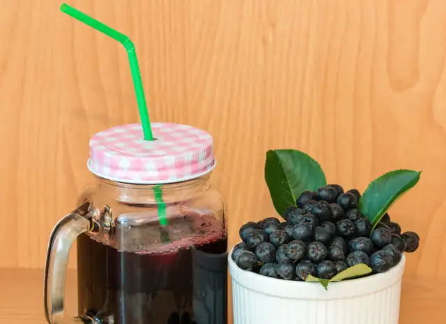 Dobry sok z aronii: Przepis na cierpki smak bez goryczy