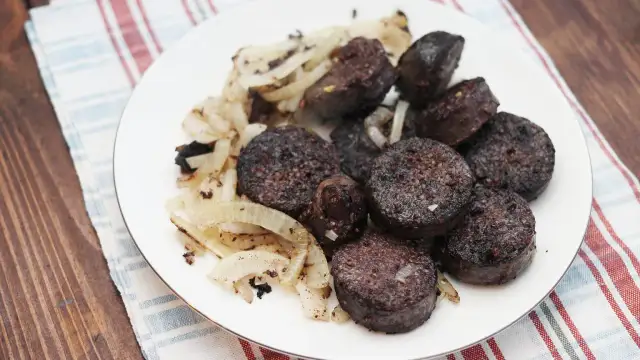 Jak zrobić kaszankę na patelni - prosty przepis na smaczne danie