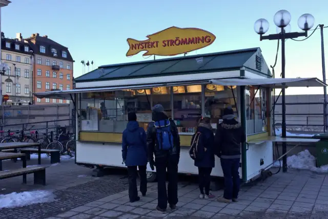 Gdzie zjeść w Sztokholmie? Klopsiki, Fika i tanie obiady!