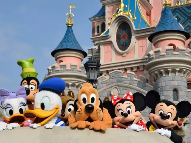 Gdzie kupić bilety do Disneylandu w Paryżu i uniknąć kolejek