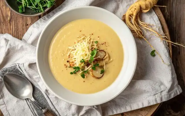 Minestra, Zuppa, Vellutata: Le Differenze Chiave per Gustare l'Italia