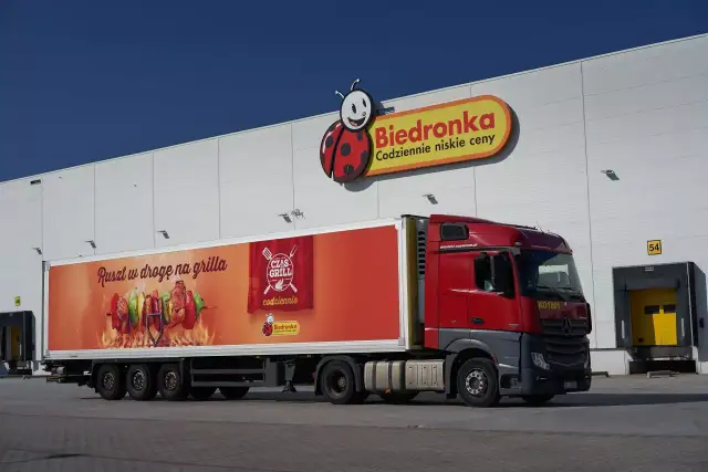Transport dla Biedronki: Jak innowacje zmieniają logistykę i efektywność
