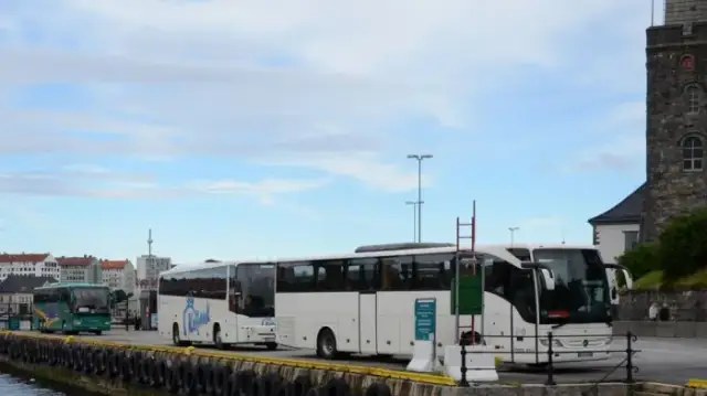 Ile zarabia kierowca autobusu w Norwegii? Zaskakujące fakty o wynagrodzeniu