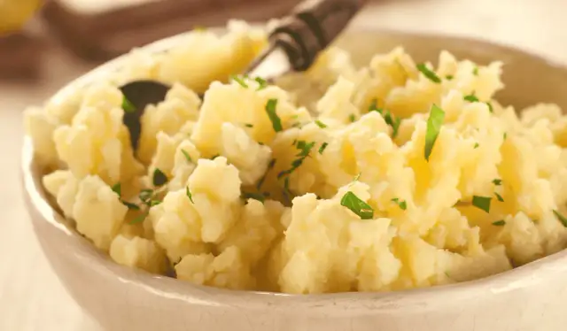 Co zrobić z wczorajszych ziemniaków? 10+ przepisów zero waste!