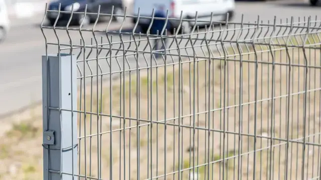 Ogrodzenie panelowe 2D czy 3D: Które wybrać, by uniknąć błędów?