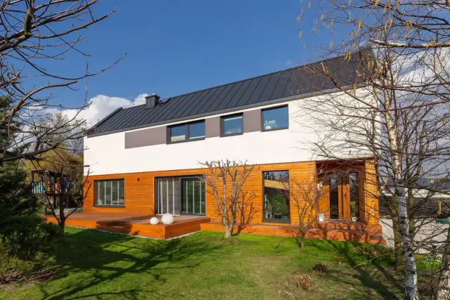 Ile za m2 ocieplenia elewacji? Poznaj szczegółowe koszty i materiały